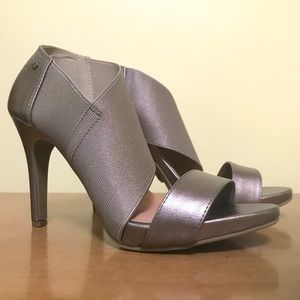 Vera Wang Women’s Heels Pewter Metallic Shoes